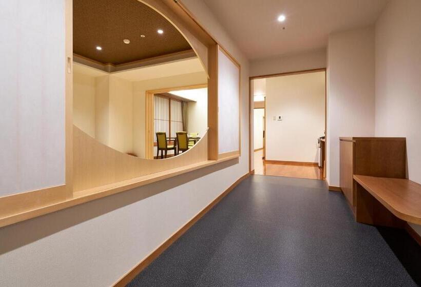 Семейный Номер, Tendo