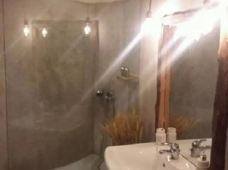 سوییت خانوادگی, Hôtel Restaurant La Ribaudière