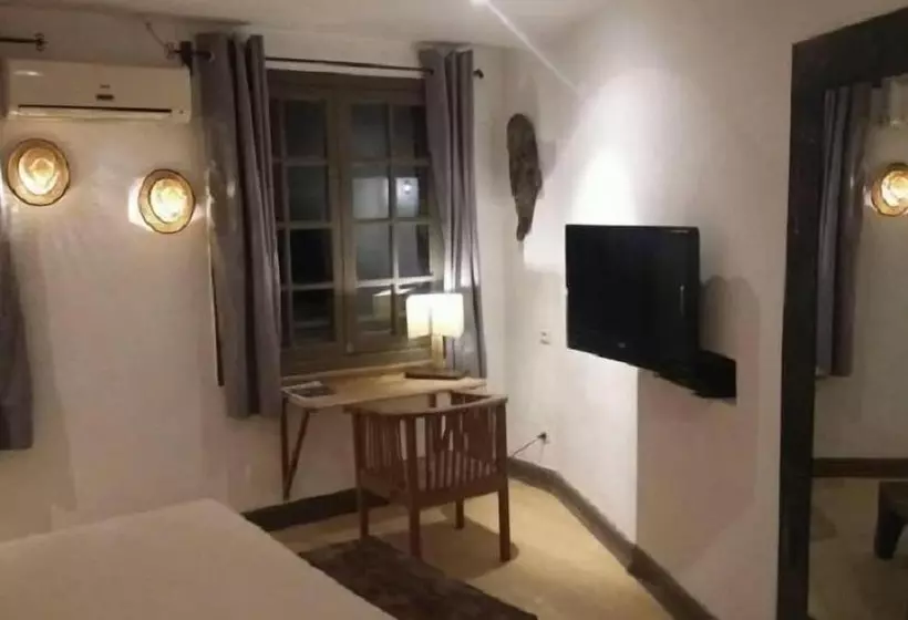 سوییت خانوادگی, Hôtel Restaurant La Ribaudière