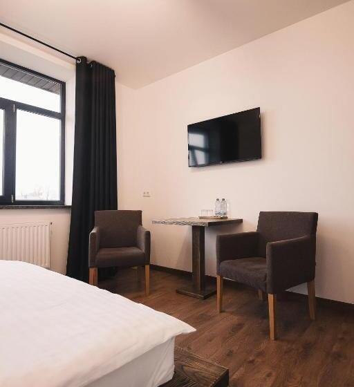 プールビュージュニアスイート, Sofia