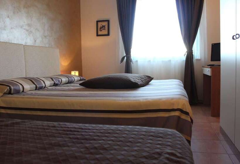 غرفة قياسية ثلاثية, Sport Village La Badia