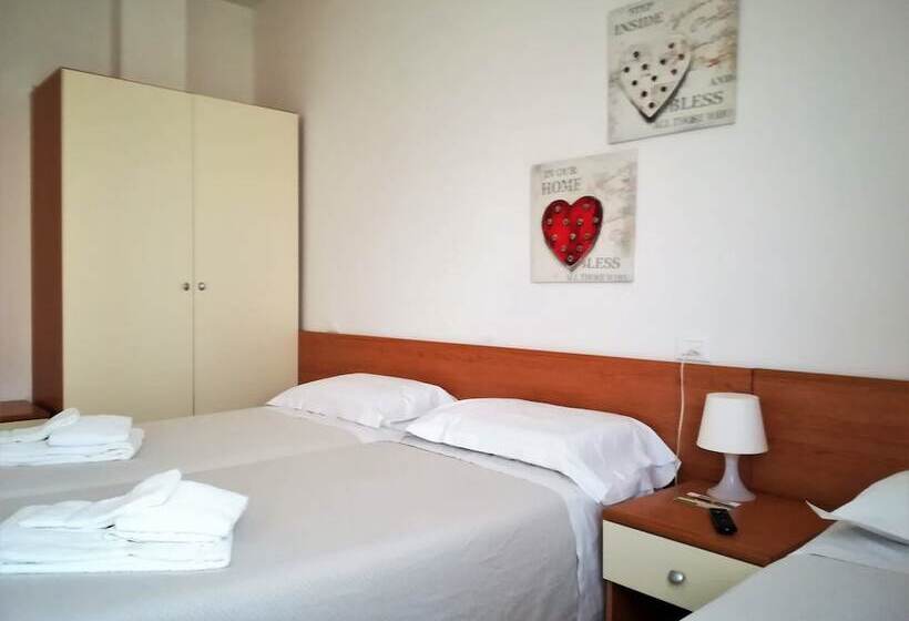 غرفة قياسية ثلاثية, Sport Village La Badia