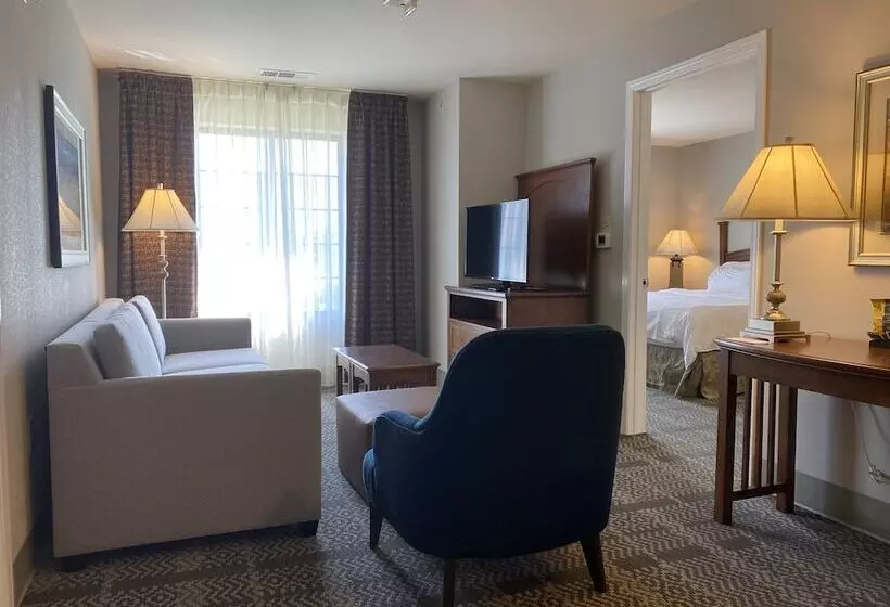 スイート, Staybridge Suites Milwaukee West Oconomowoc, An Ihg