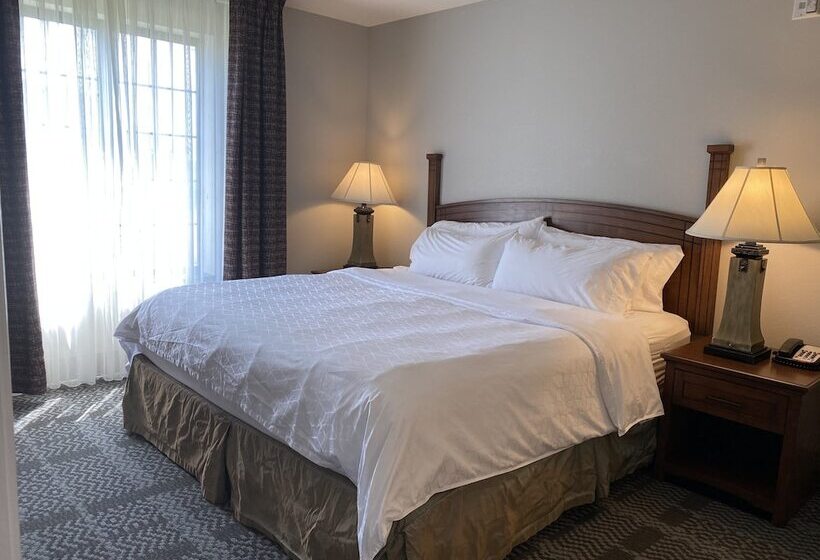 Люкс 2 Спальни, Staybridge Suites Milwaukee West Oconomowoc, An Ihg