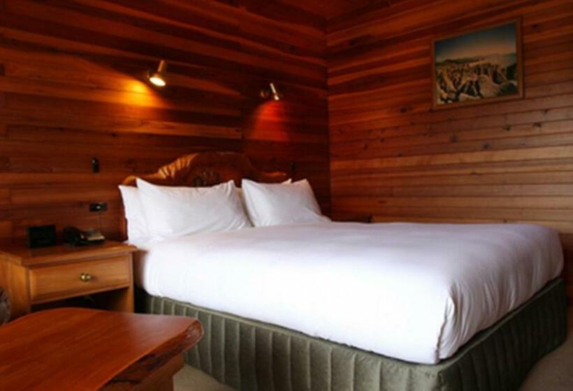 جناح, The Powderhorn Chateau