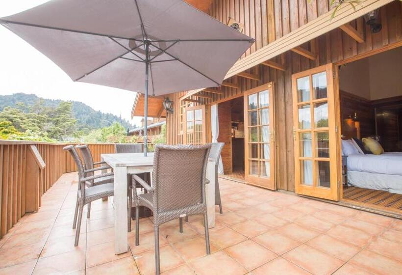 شقة 3 غرف, The Powderhorn Chateau