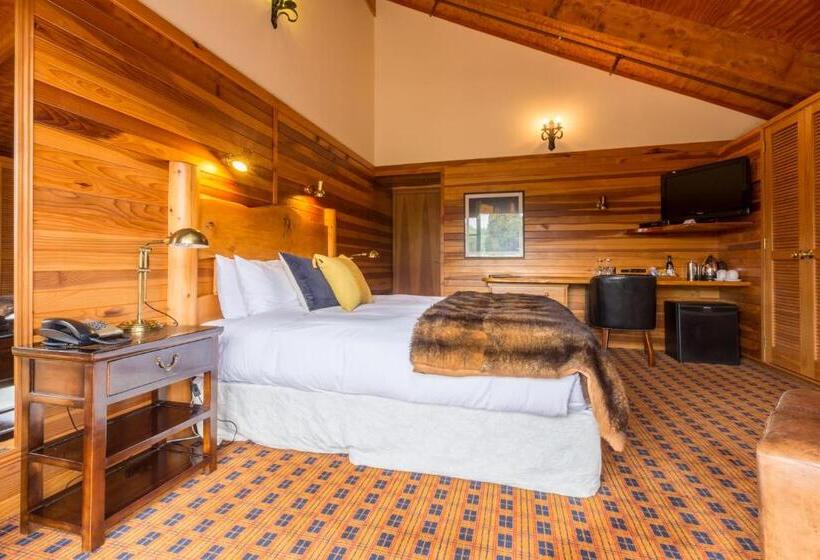 Апартаменты 3 Спальни, The Powderhorn Chateau