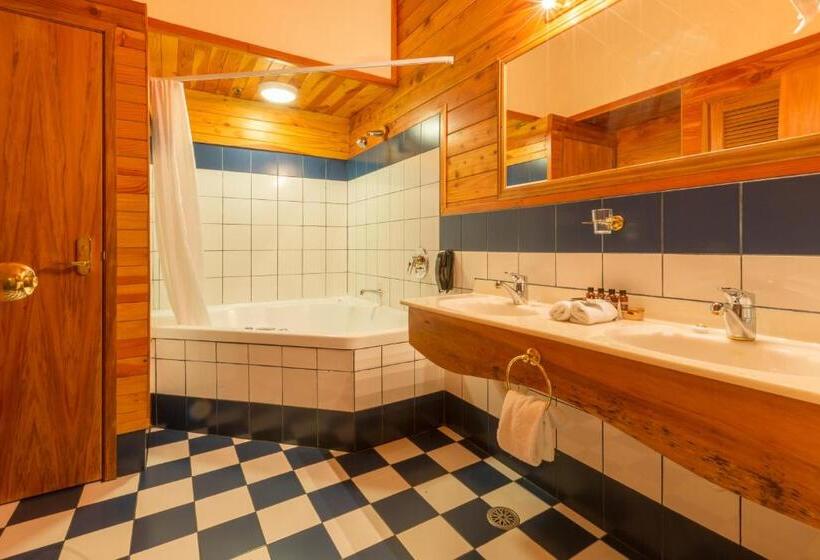 شقة 3 غرف, The Powderhorn Chateau