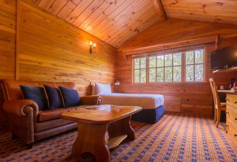 غرفة قياسية, The Powderhorn Chateau