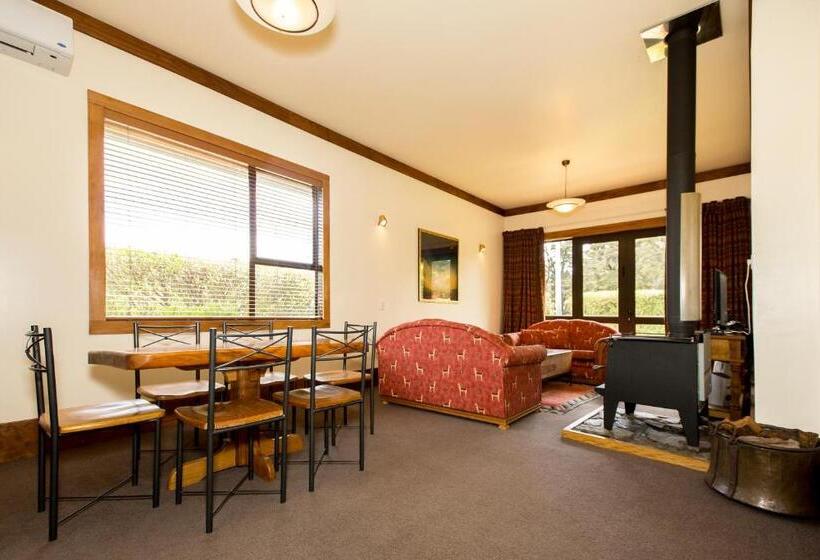 منزل 3 غرف نوم, The Powderhorn Chateau