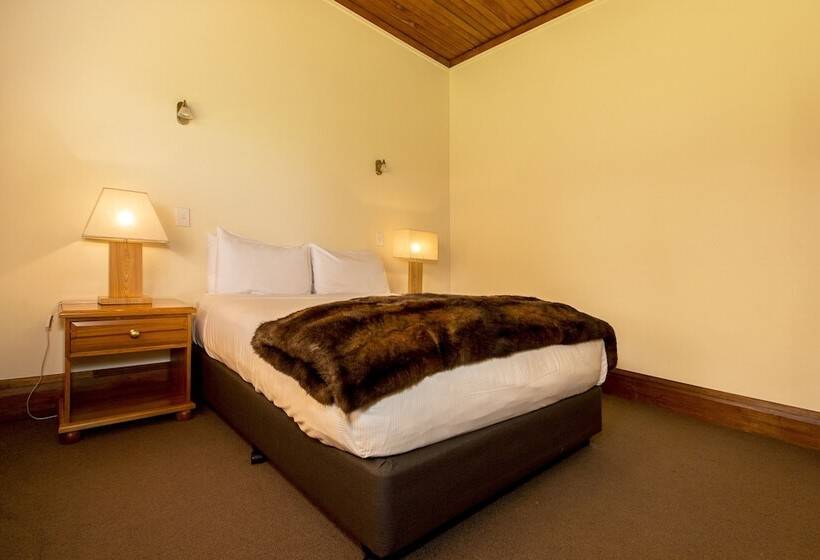 منزل 3 غرف نوم, The Powderhorn Chateau