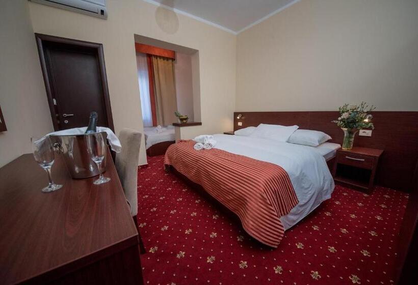 스탠다드 트리플 룸, Villa Anton