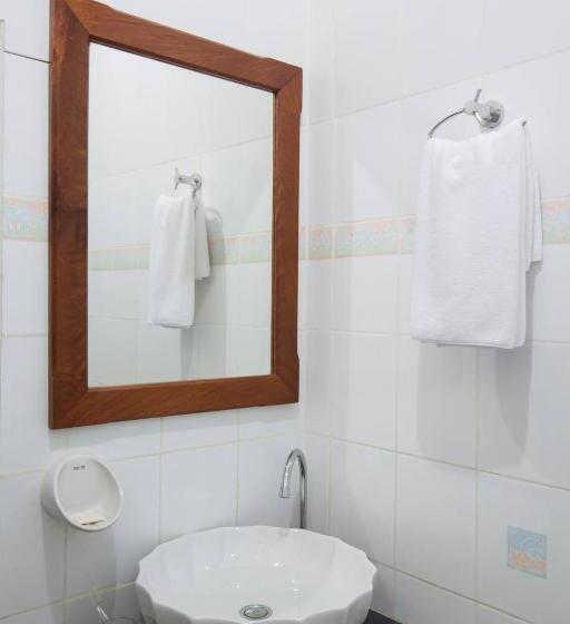 Номер Deluxe, Malinamphu