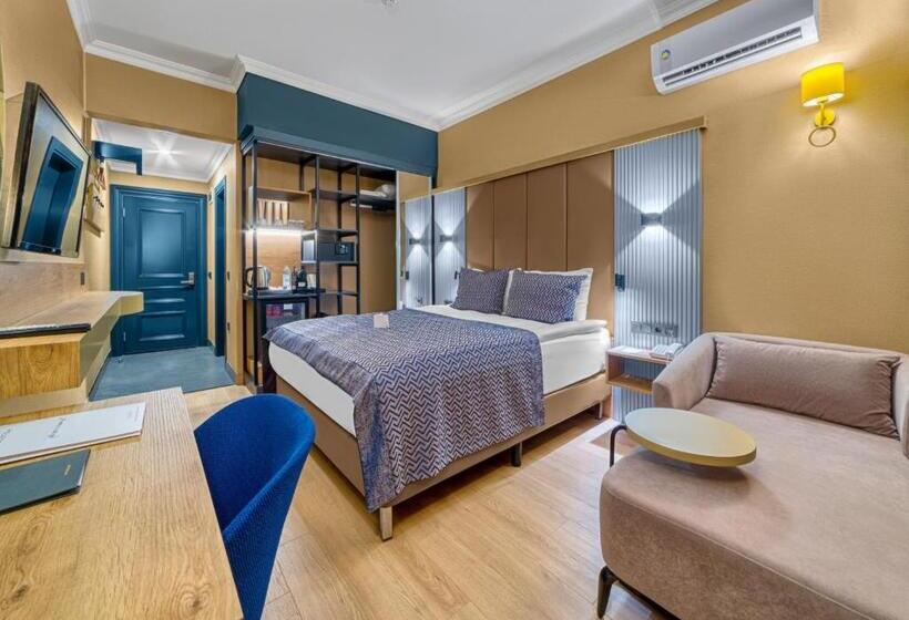 标准间内部标间, Numa Port