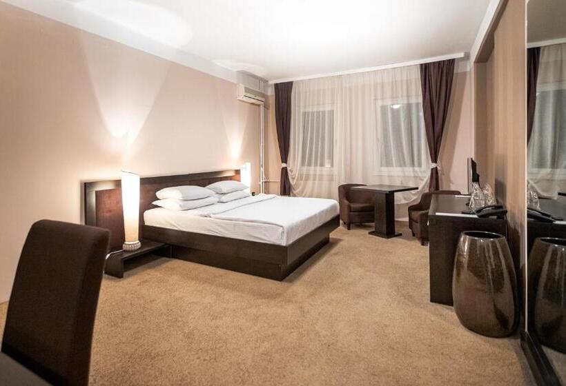 اتاق استاندارد یک نفره, The Regent Club