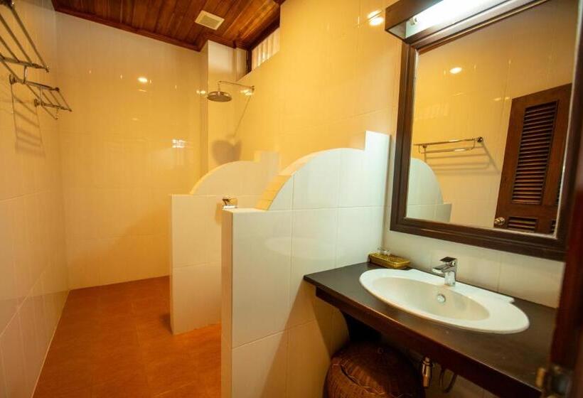 اتاق لوکس, Treasure Hotel Laos