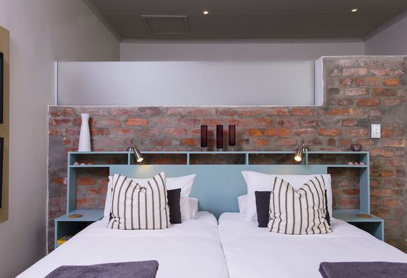 Номер Стандарт, Whalesong Lodge