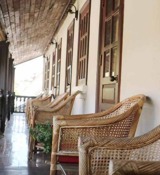 اتاق سوپریور سه تخته, Villa Senesouk Luang Prabang