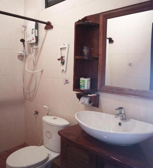 اتاق لوکس سه تخته, Villa Senesouk Luang Prabang