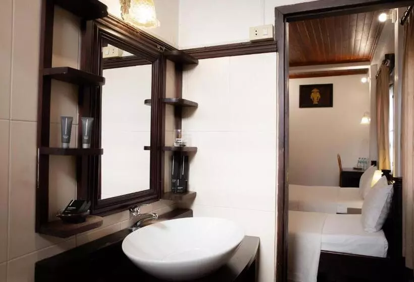 スーペリアトリプルルーム, Villa Senesouk Luang Prabang