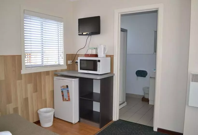 ファミリールーム, Hobart Tower Motel