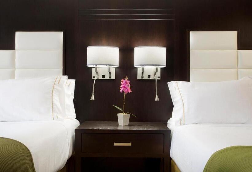 سوییت, Holiday Inn Express & Suites Ottawa West Nepean, An Ihg