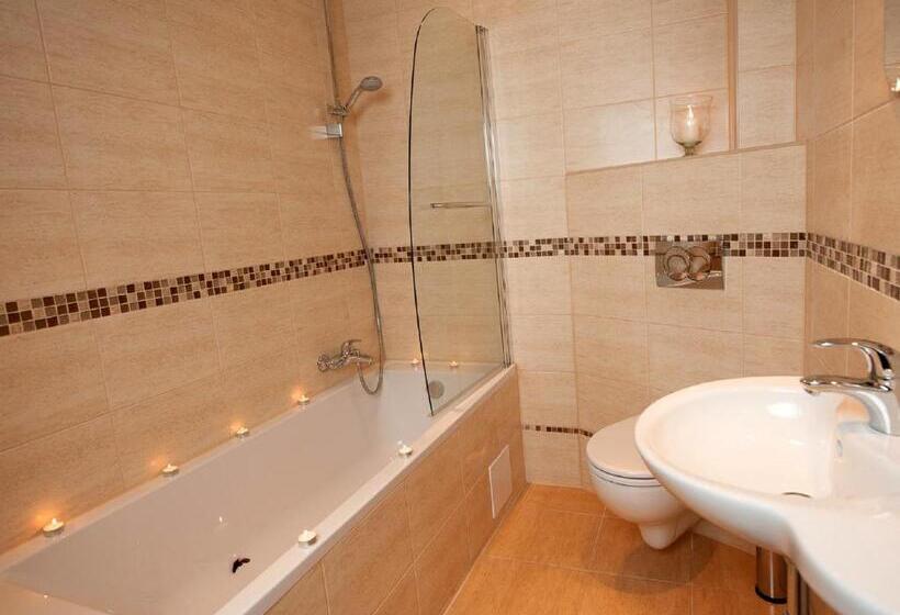 חדר דלוקס, Arkadia