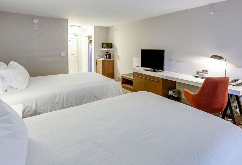Номер Стандарт, Hilton Garden Inn Ames