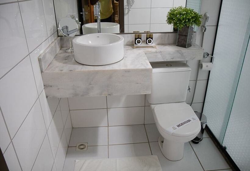 标准三人间, Maximus Business