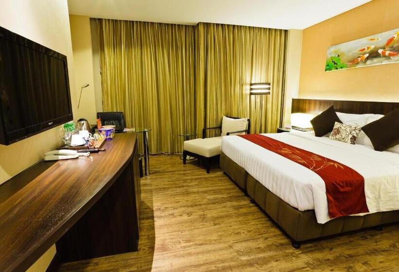 Номер Executive, Ramada By Wyndham Manila Central