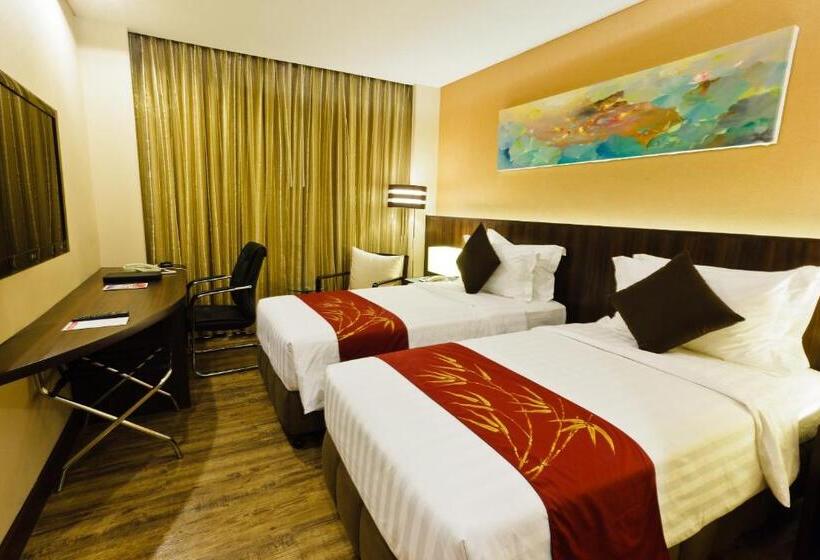 Номер Superior, Ramada By Wyndham Manila Central