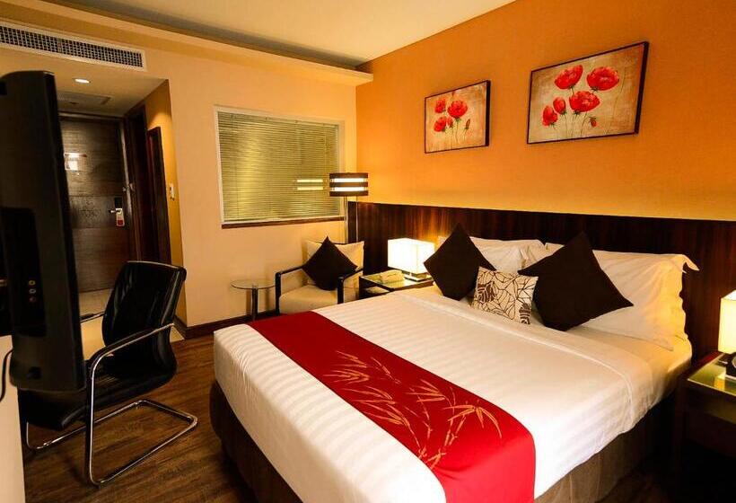 Номер Superior, Ramada By Wyndham Manila Central