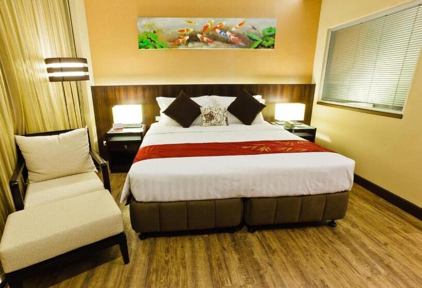 Номер Deluxe, Ramada By Wyndham Manila Central
