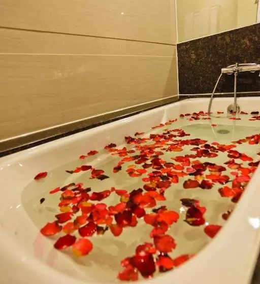 スイート, Ramada By Wyndham Manila Central