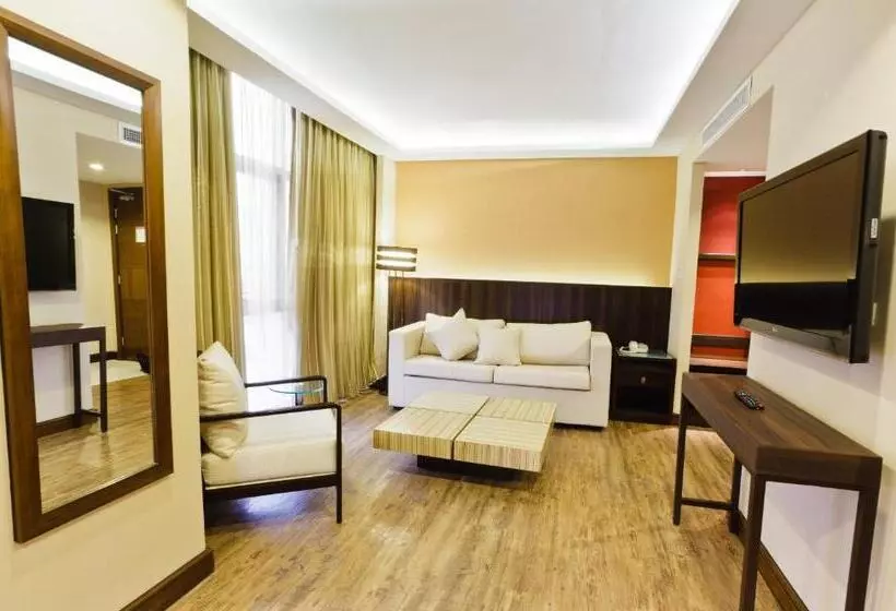 スイート, Ramada By Wyndham Manila Central