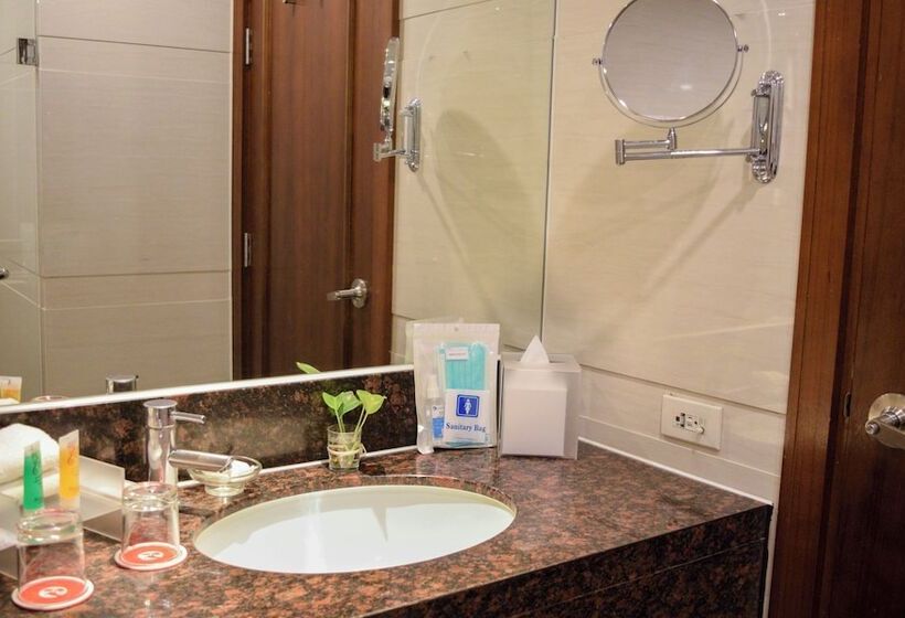 Номер Deluxe, Ramada By Wyndham Manila Central