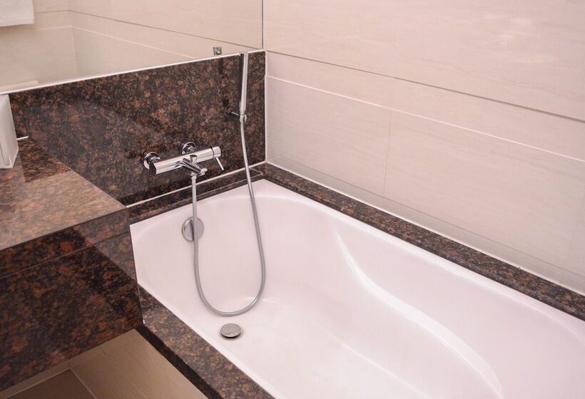 Номер Executive, Ramada By Wyndham Manila Central