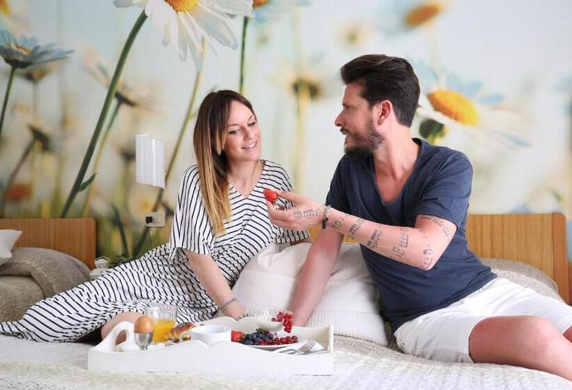 패밀리 룸, Regina