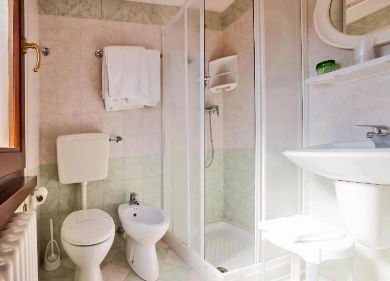 스탠다드 룸, Regina