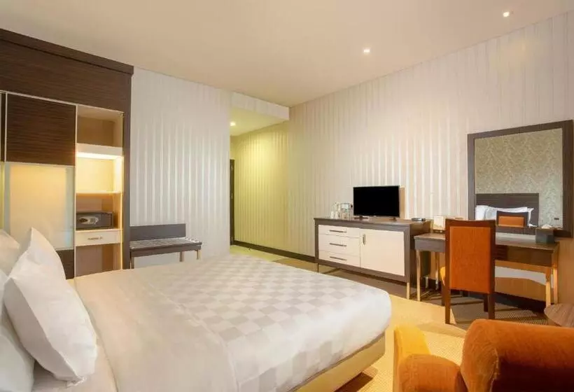 プールの見えるデラックスルーム, Swiss Belhotel Kendari