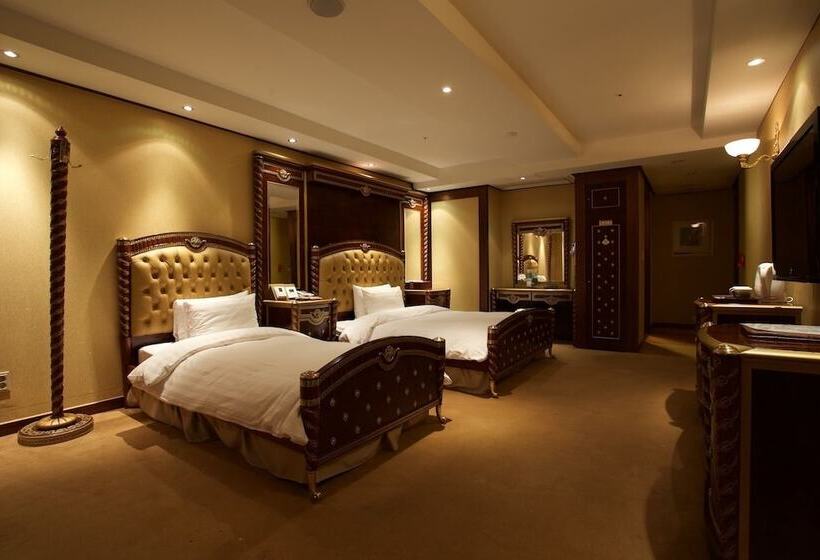 Quarto Deluxe, The Koryo