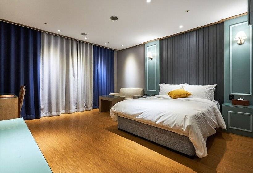 Quarto Estandar, The Koryo