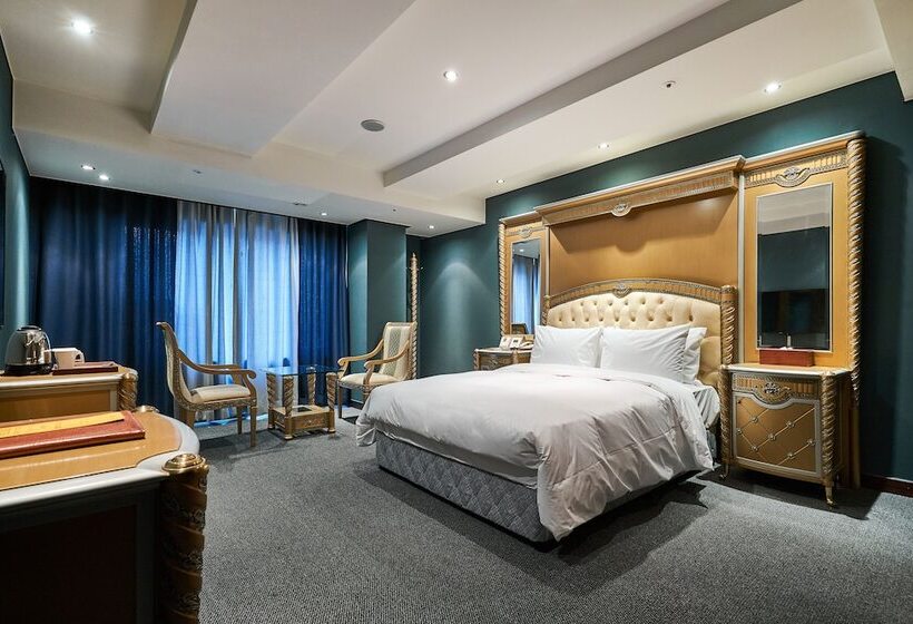 Quarto Estandar, The Koryo