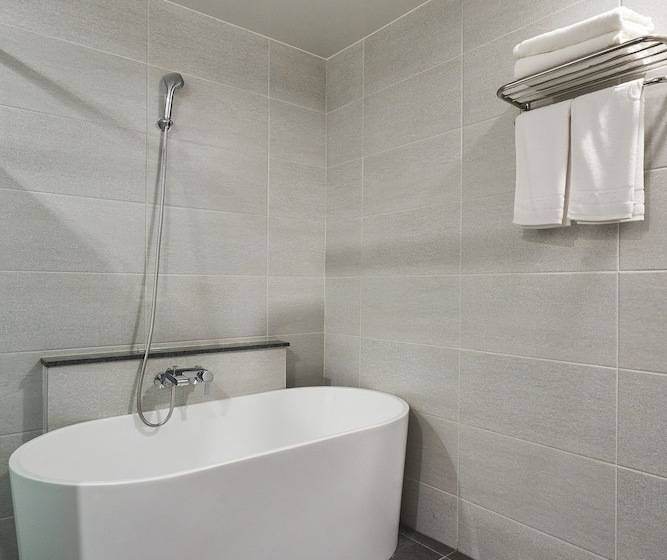 Quarto Estandar, The Koryo