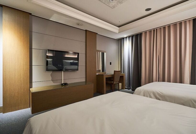 Quarto Estandar, The Koryo