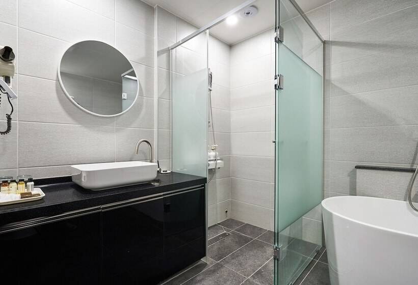 Quarto Estandar, The Koryo