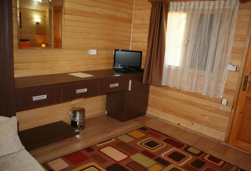 Бунгало Стандарт, Canada Hotel & Bungalows