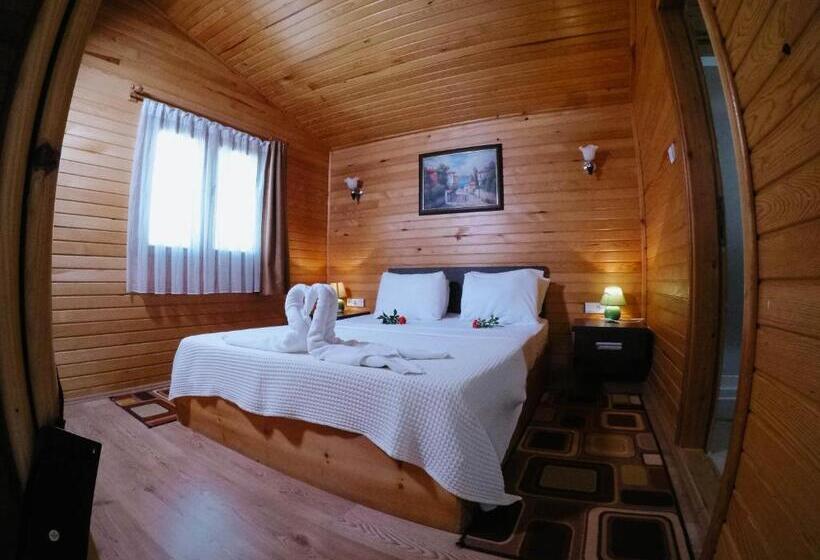 Бунгало Стандарт, Canada Hotel & Bungalows