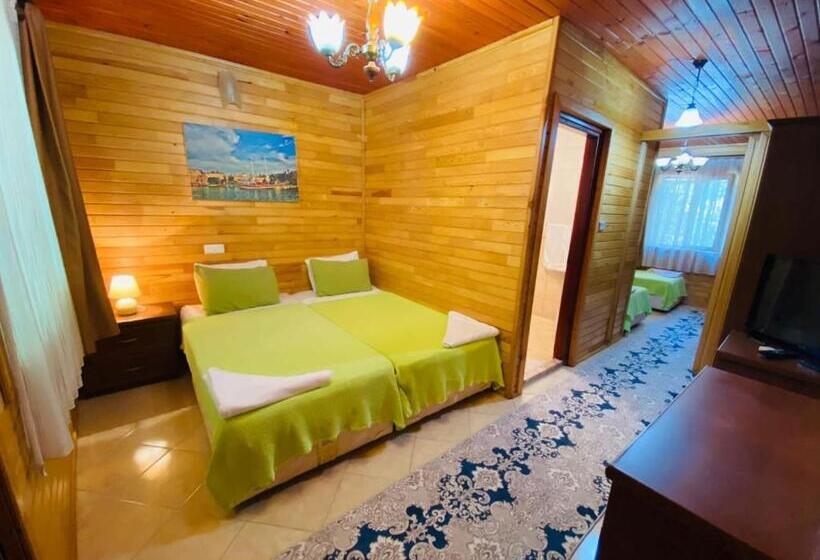 ویلای استاندارد با چشم‌انداز باغ, Canada Hotel & Bungalows