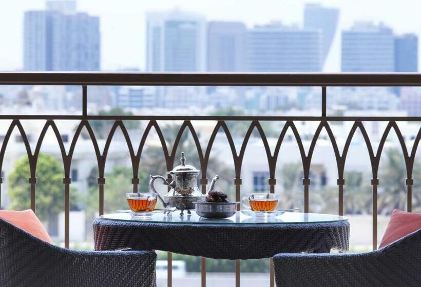 Номер Deluxe с Балконом, Anantara Eastern Mangroves Abu Dhabi